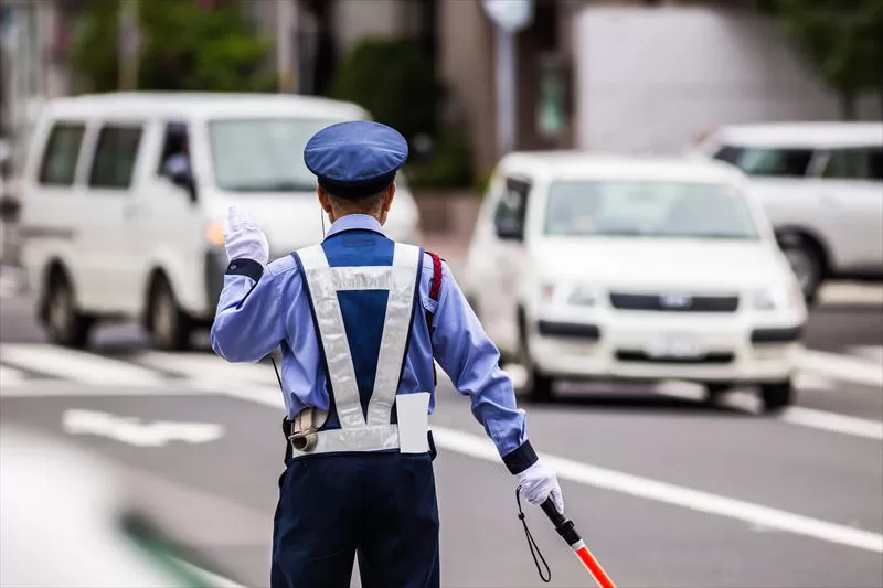施設巡回や交通誘導を行う警備員の求人を名古屋で行っております